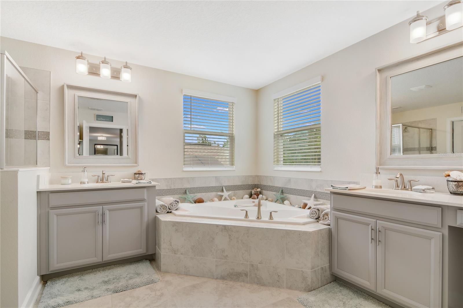 512 WESTCHESTER CT