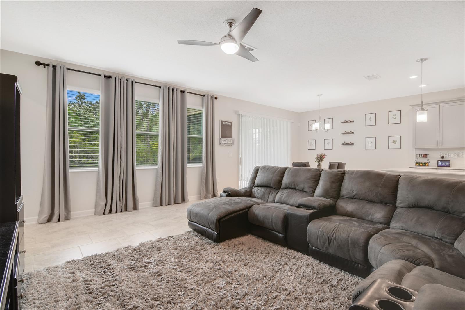 512 WESTCHESTER CT