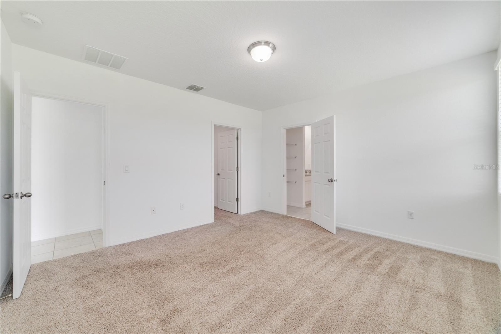 556 VISTA VILLAGES BLVD