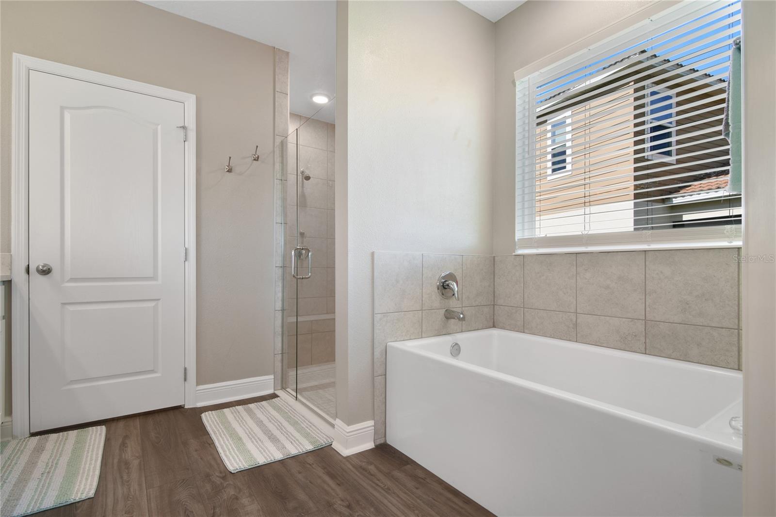 1644 OAK BLOSSOM DR