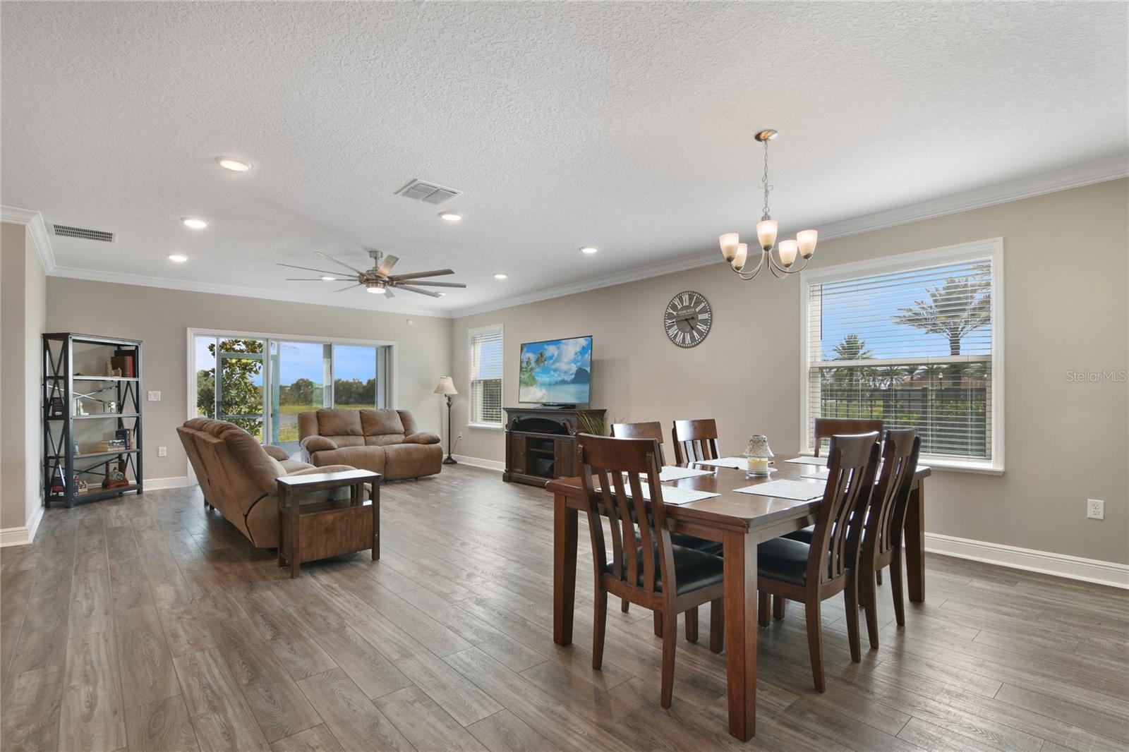 1644 OAK BLOSSOM DR
