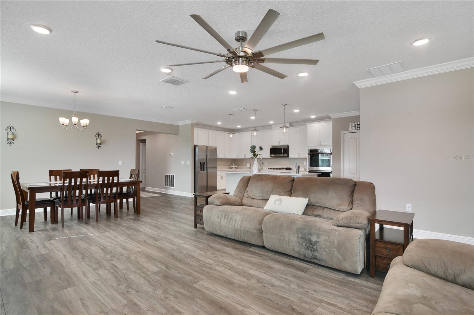 1644 OAK BLOSSOM DR