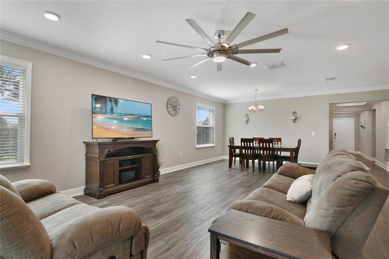 1644 OAK BLOSSOM DR