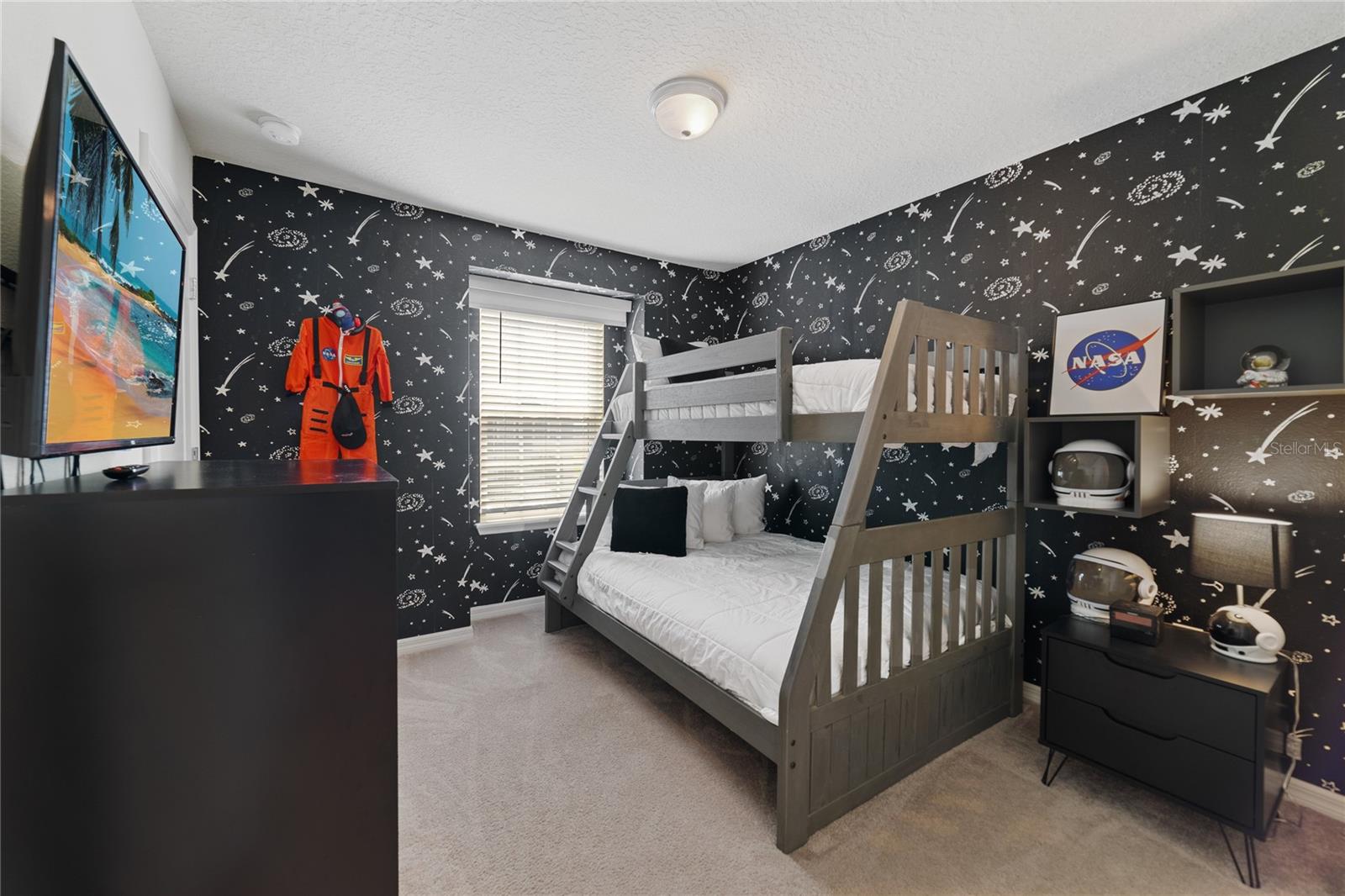 612 JASMINE LN