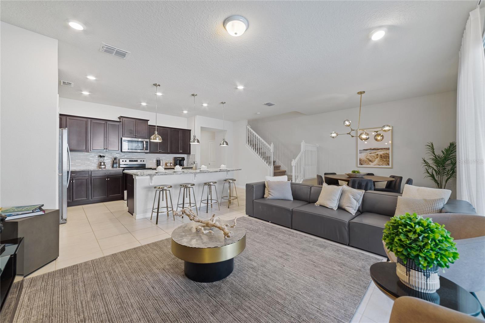 612 JASMINE LN