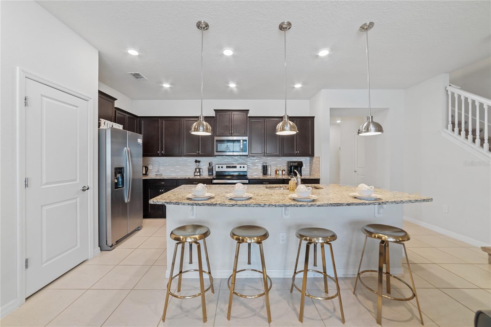 612 JASMINE LN