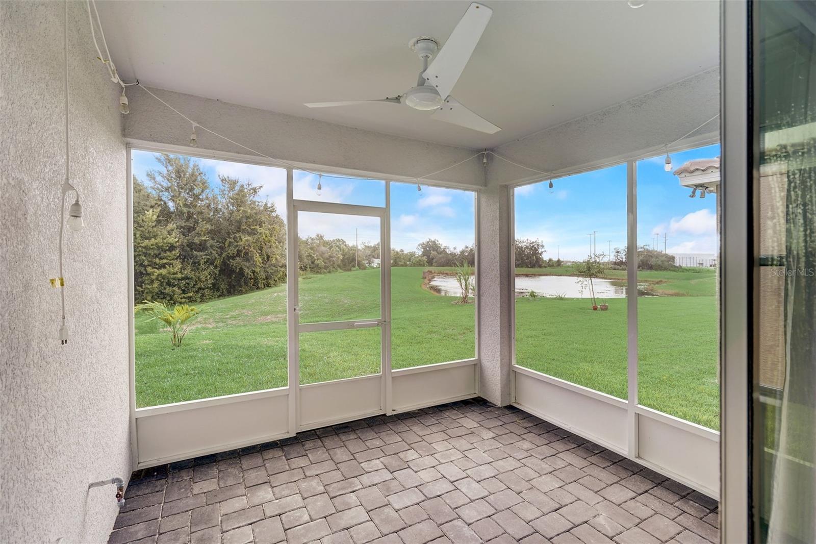 1119 OAK BLUFF DR