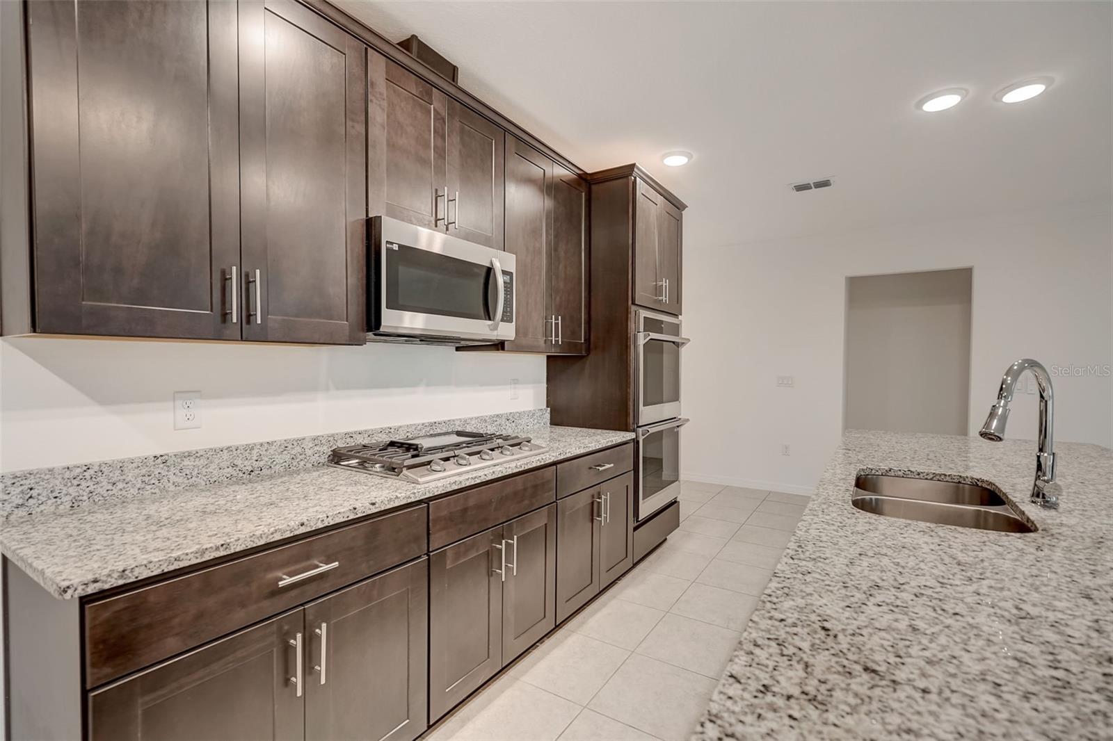 1119 OAK BLUFF DR