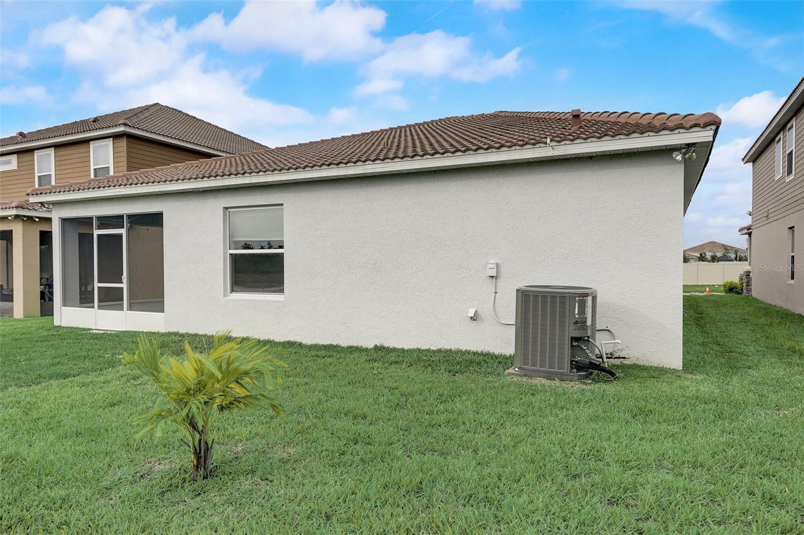 1119 OAK BLUFF DR