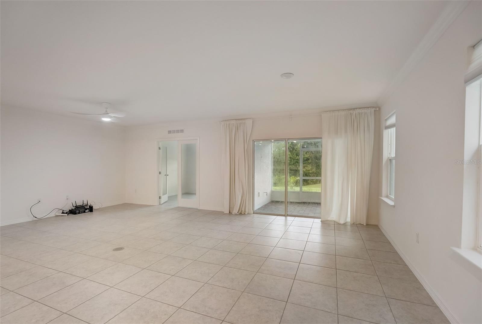 1119 OAK BLUFF DR