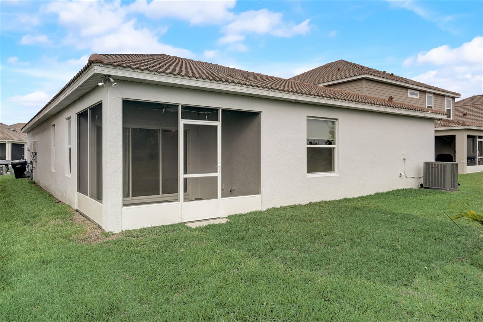 1119 OAK BLUFF DR