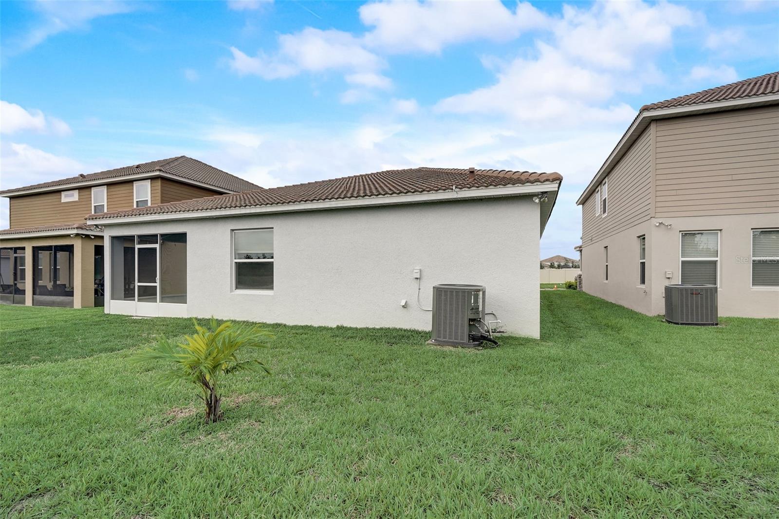 1119 OAK BLUFF DR