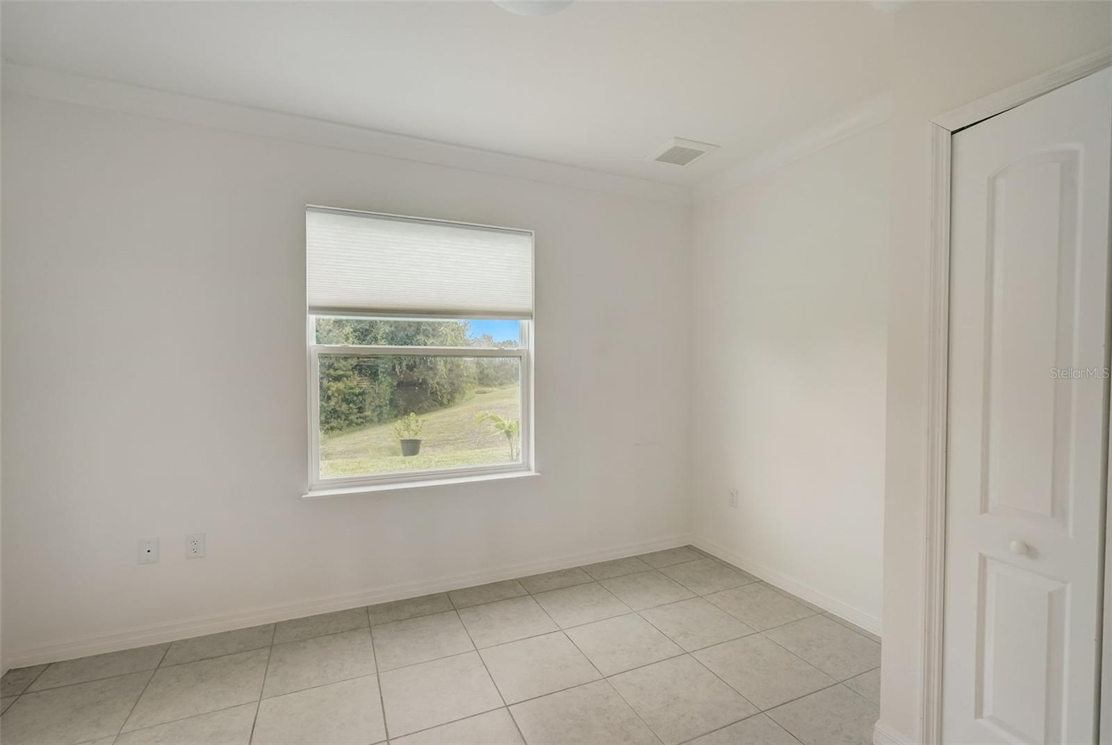 1119 OAK BLUFF DR