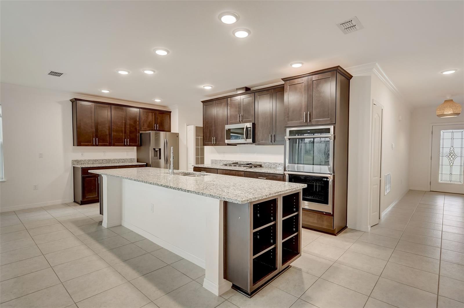 1119 OAK BLUFF DR