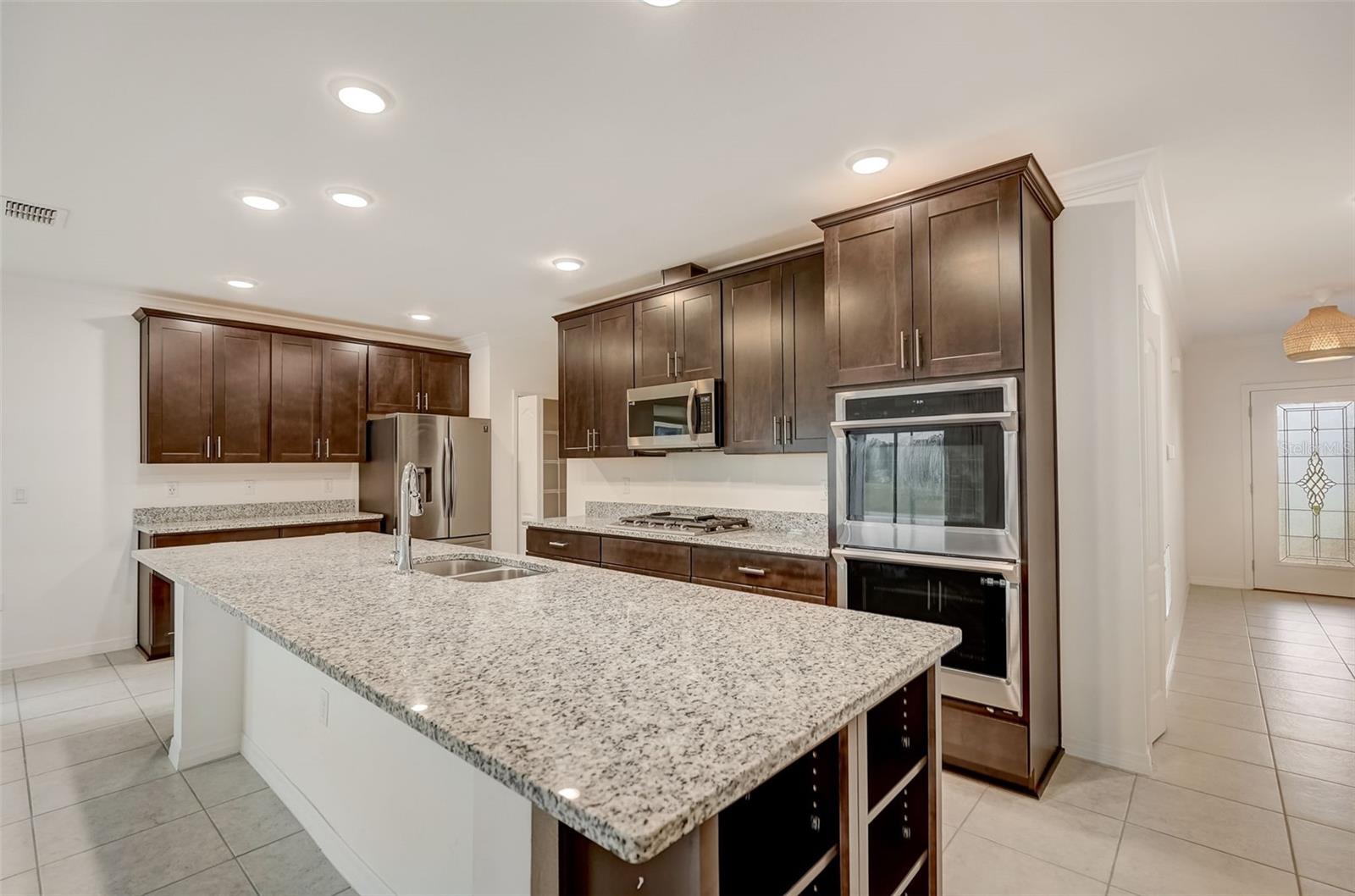 1119 OAK BLUFF DR