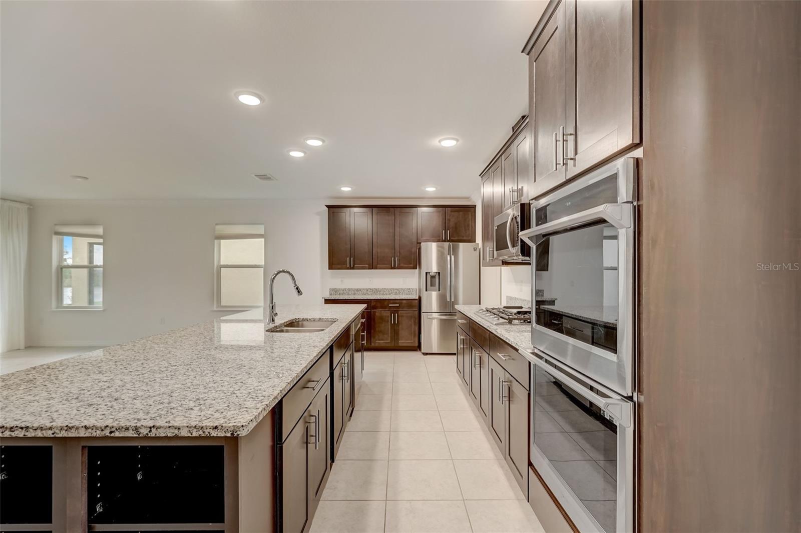1119 OAK BLUFF DR