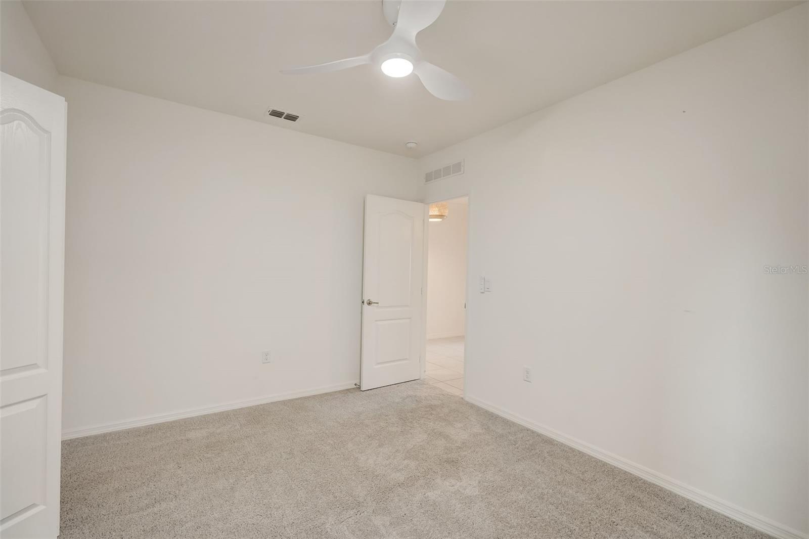 1119 OAK BLUFF DR