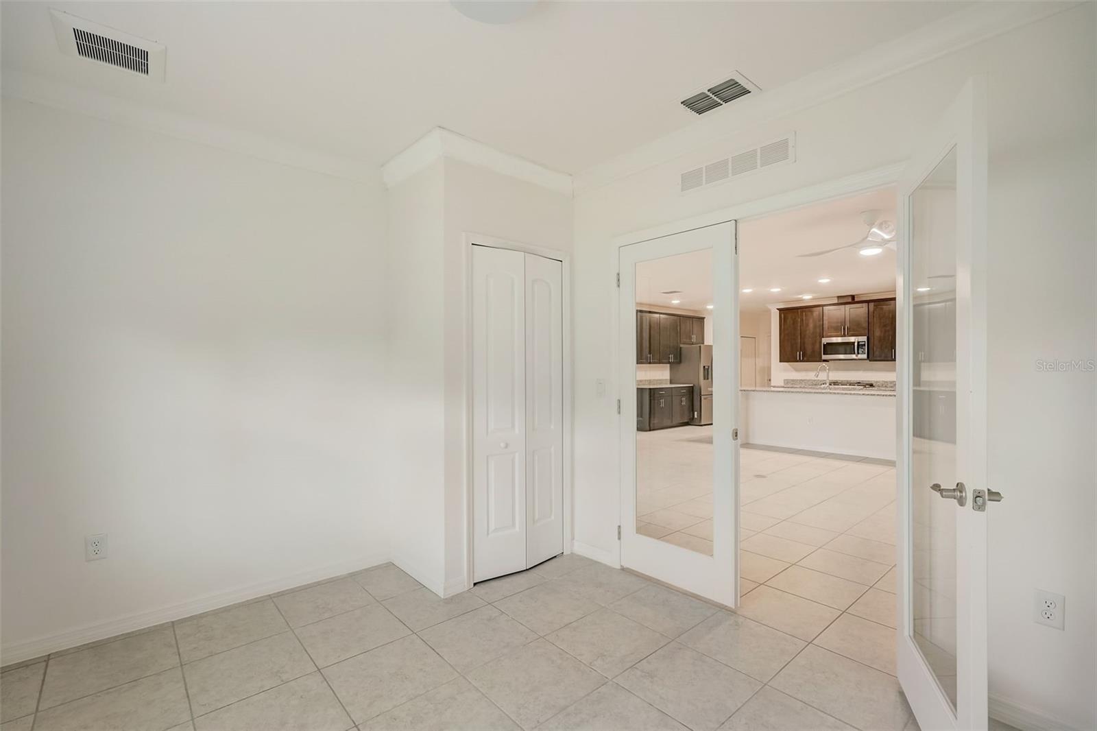 1119 OAK BLUFF DR