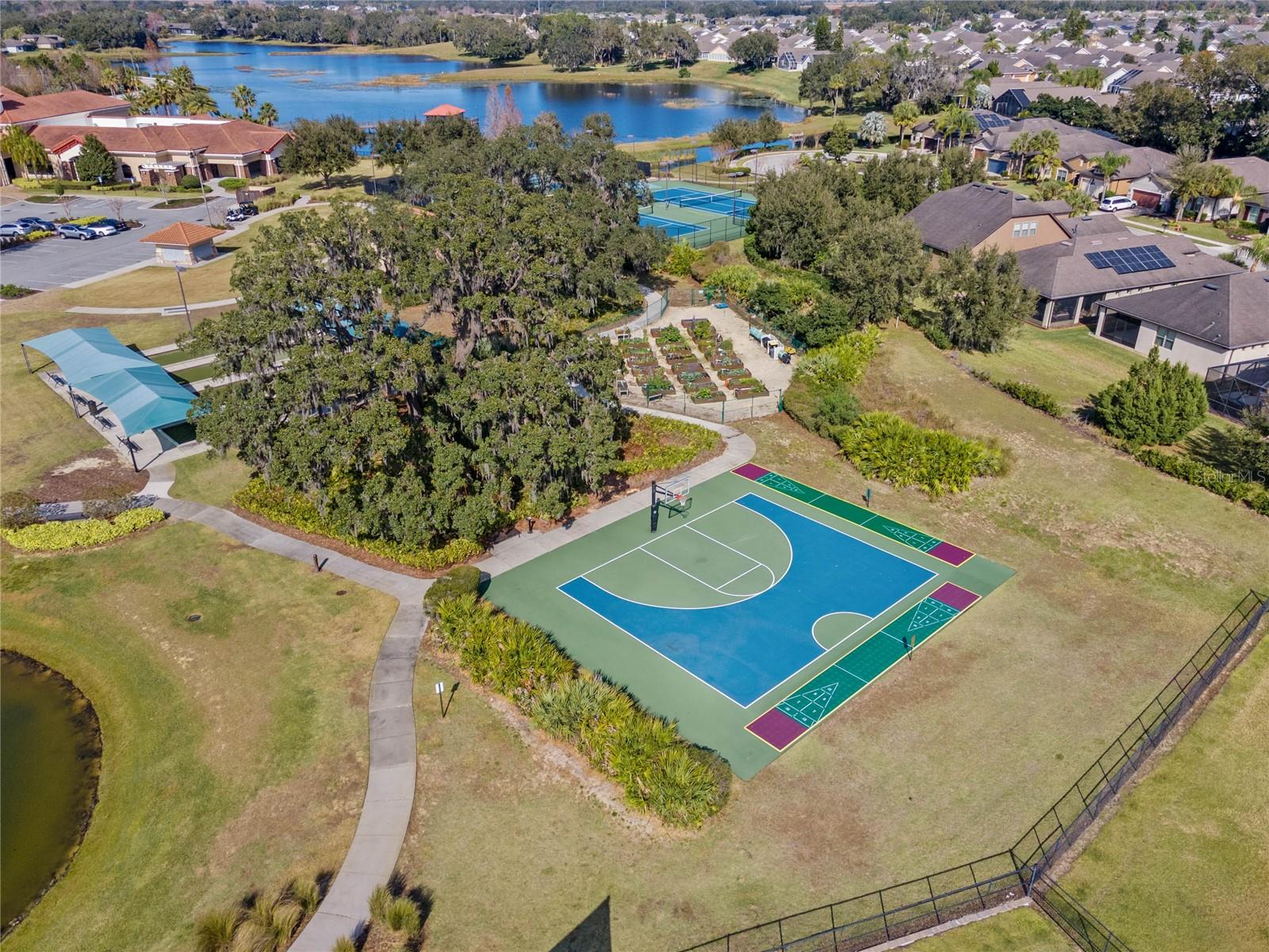 317 ALICANTE CT