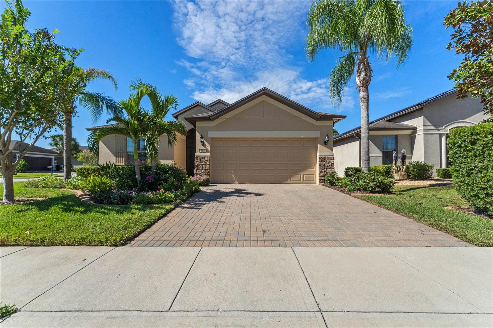 317 ALICANTE CT