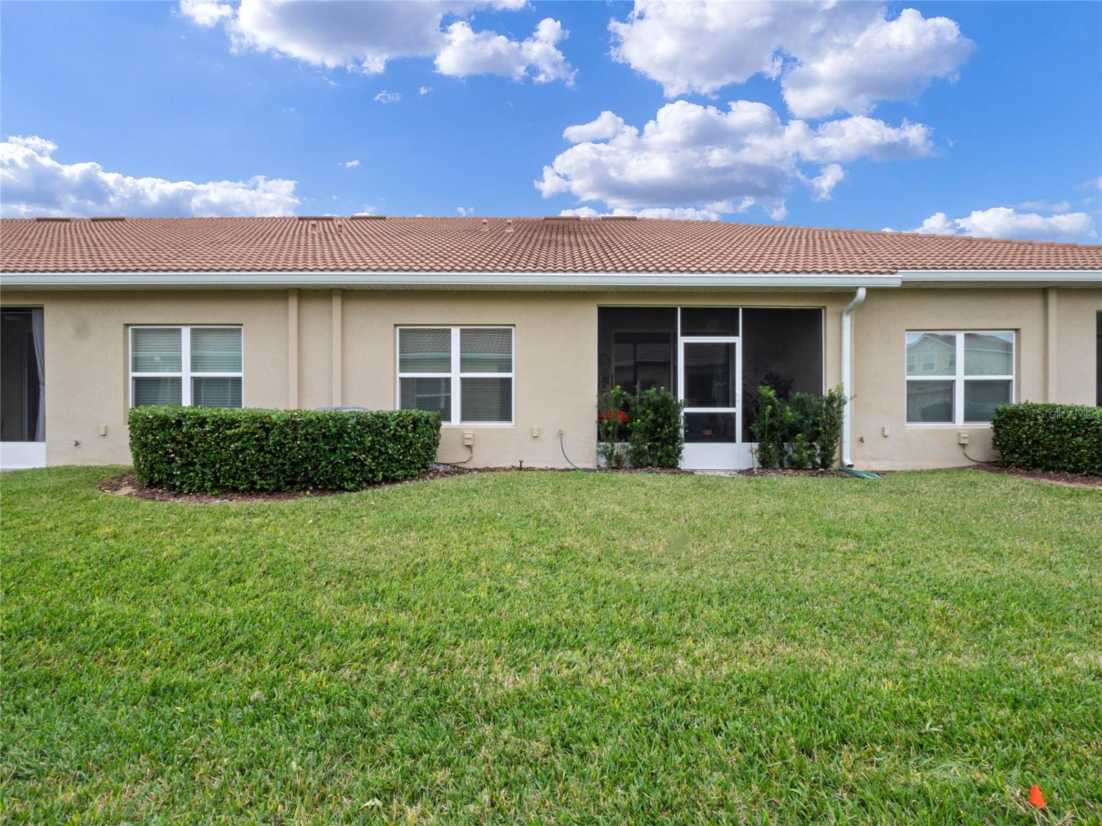 1053 QUAKER RIDGE LN