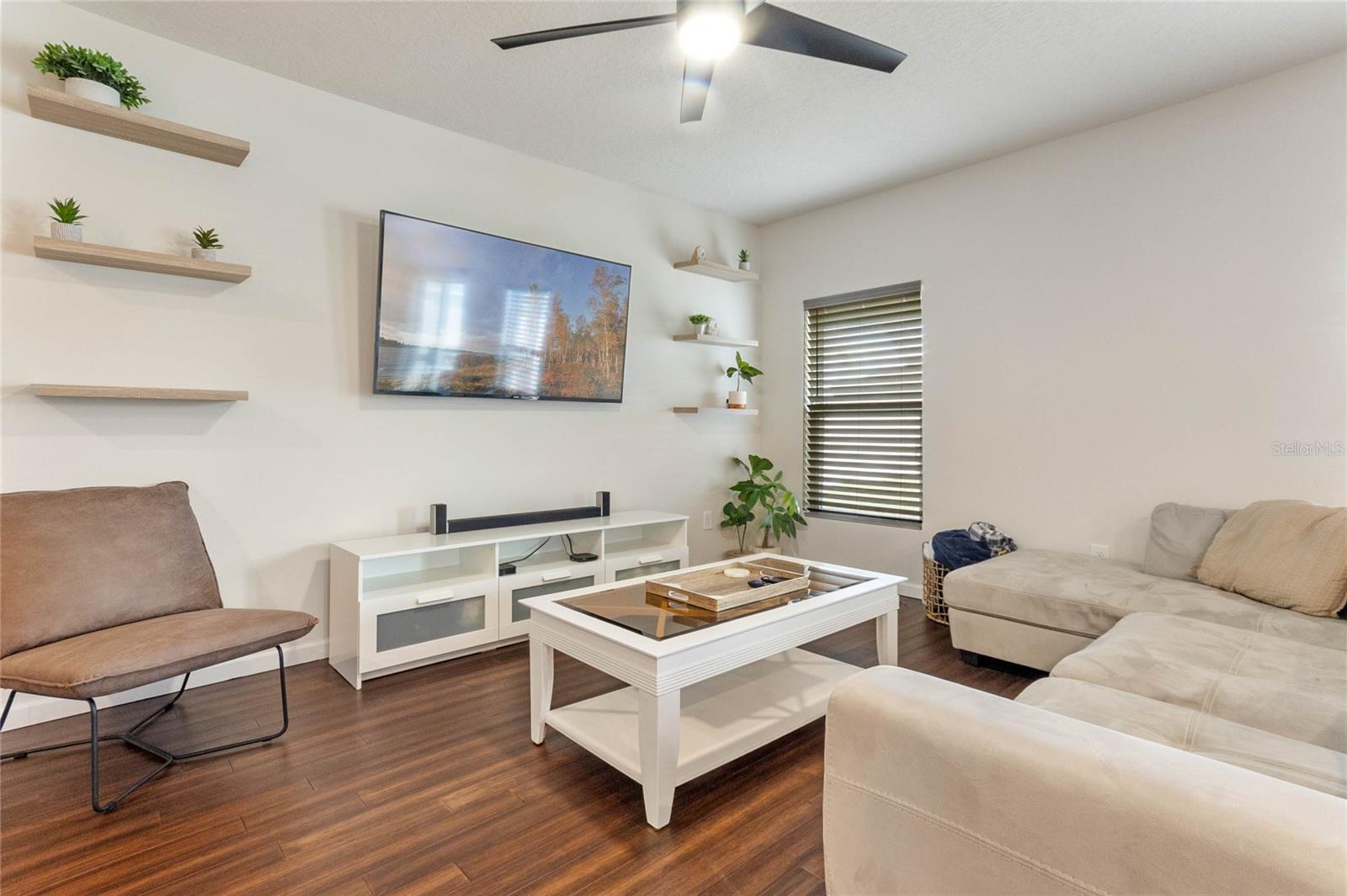 407 ROOKS LOOP
