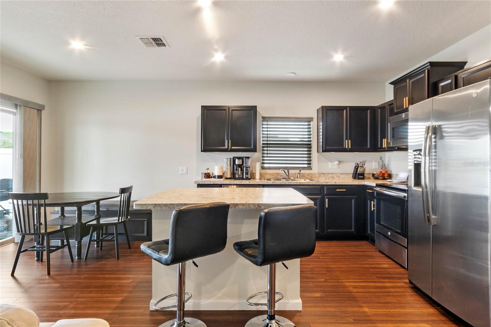 407 ROOKS LOOP