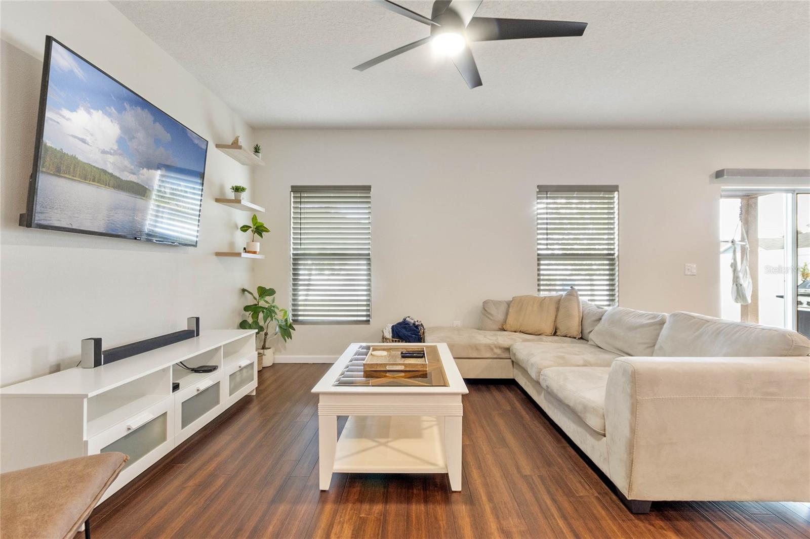407 ROOKS LOOP