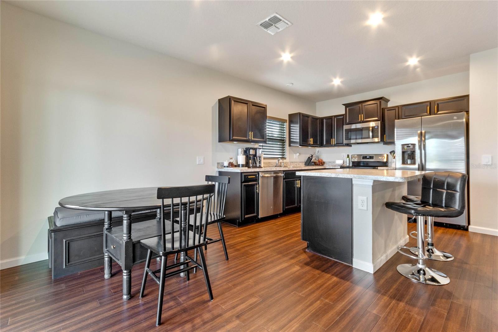 407 ROOKS LOOP