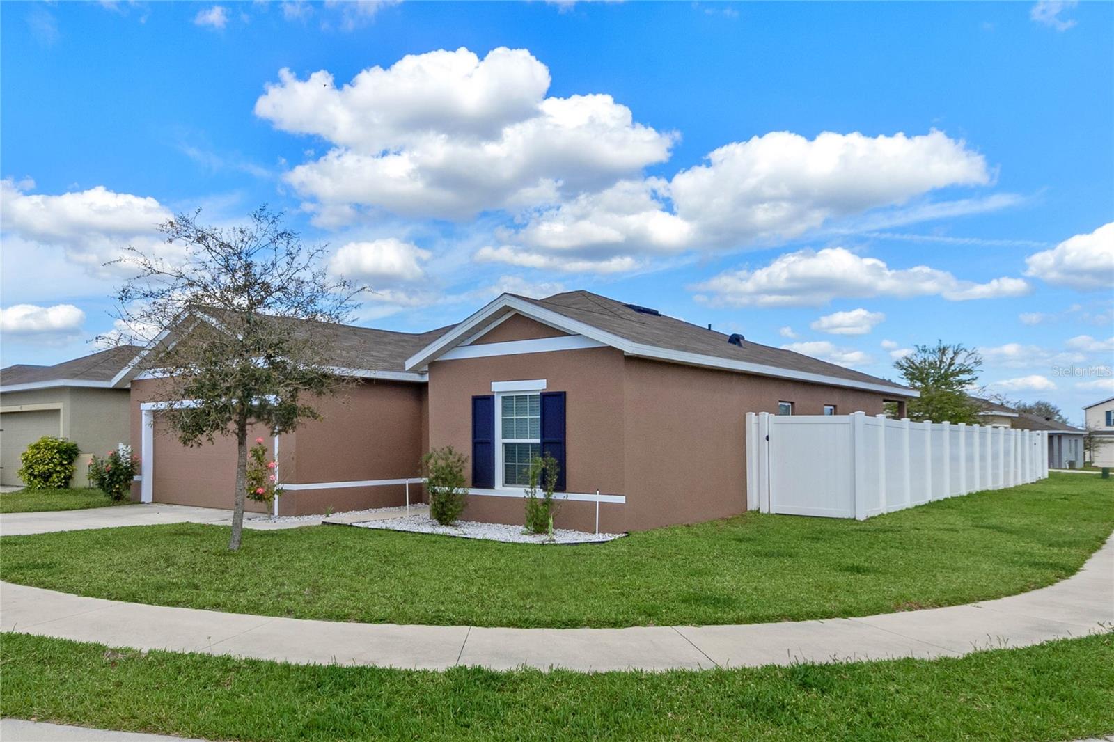407 ROOKS LOOP