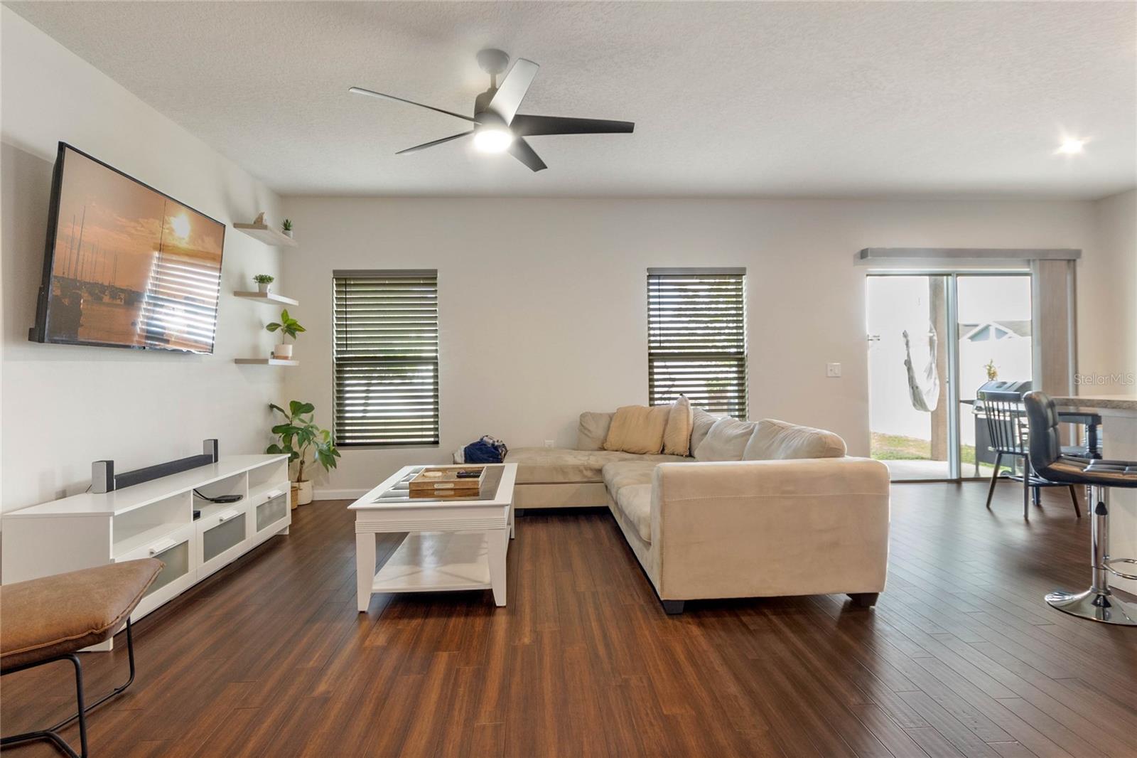407 ROOKS LOOP