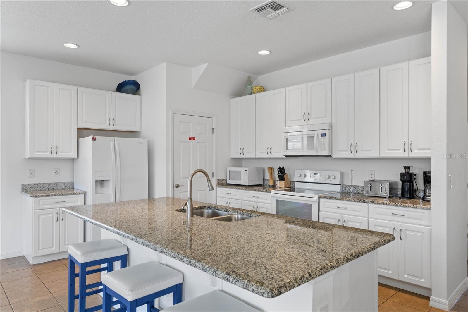2621 ROSEMONT CIR