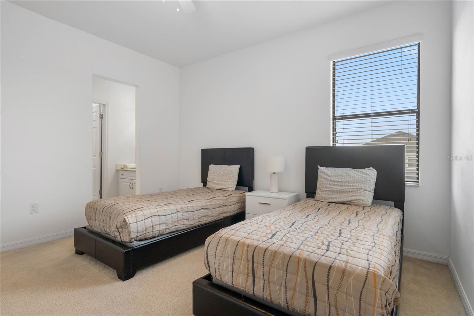 2621 ROSEMONT CIR