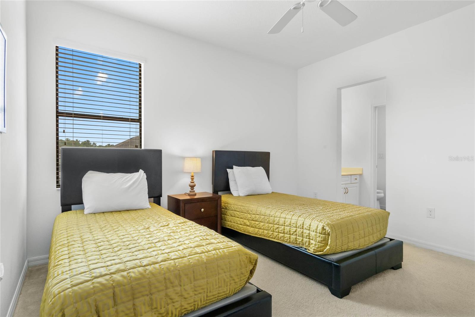 2621 ROSEMONT CIR