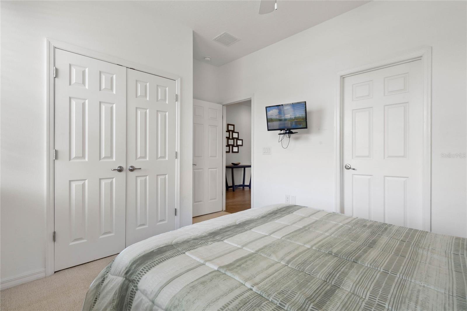 2621 ROSEMONT CIR