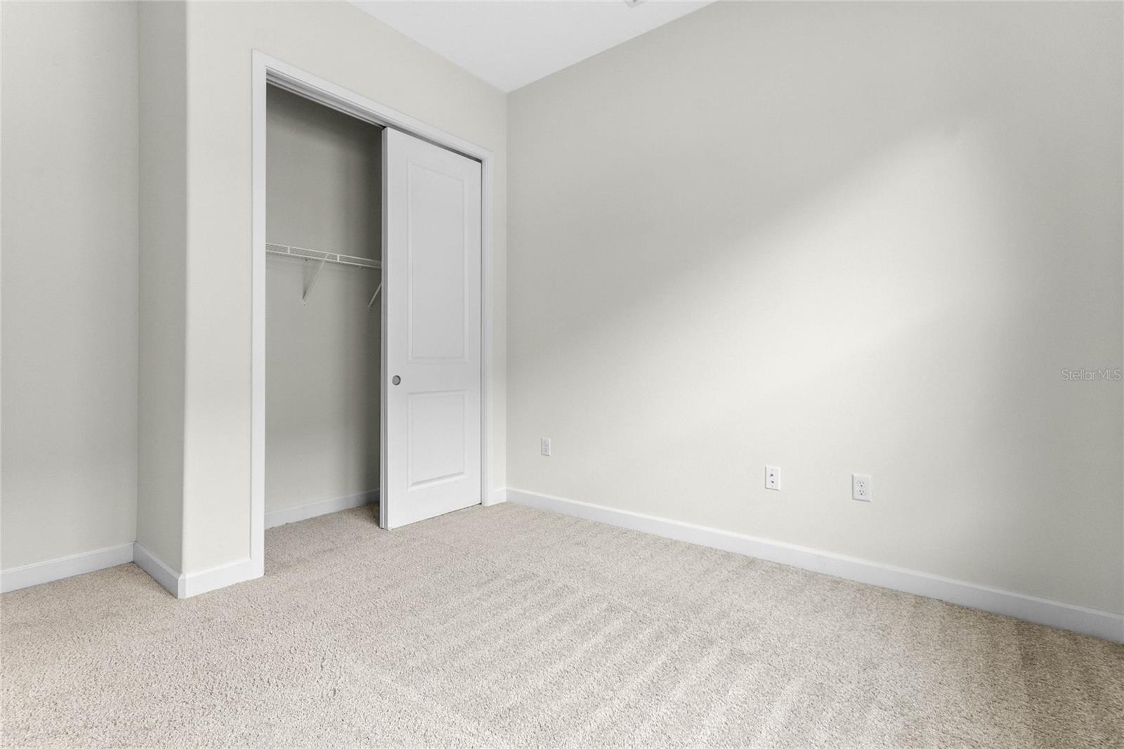 120 HAMPTON LOOP