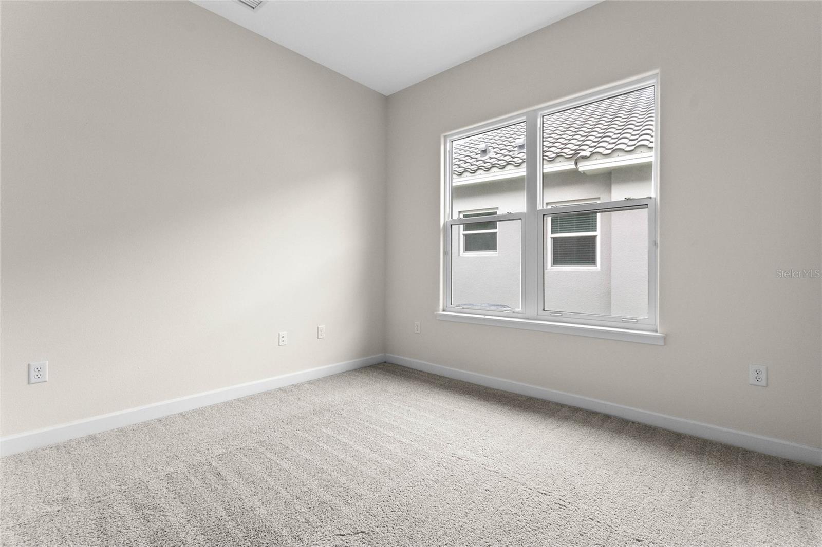 120 HAMPTON LOOP