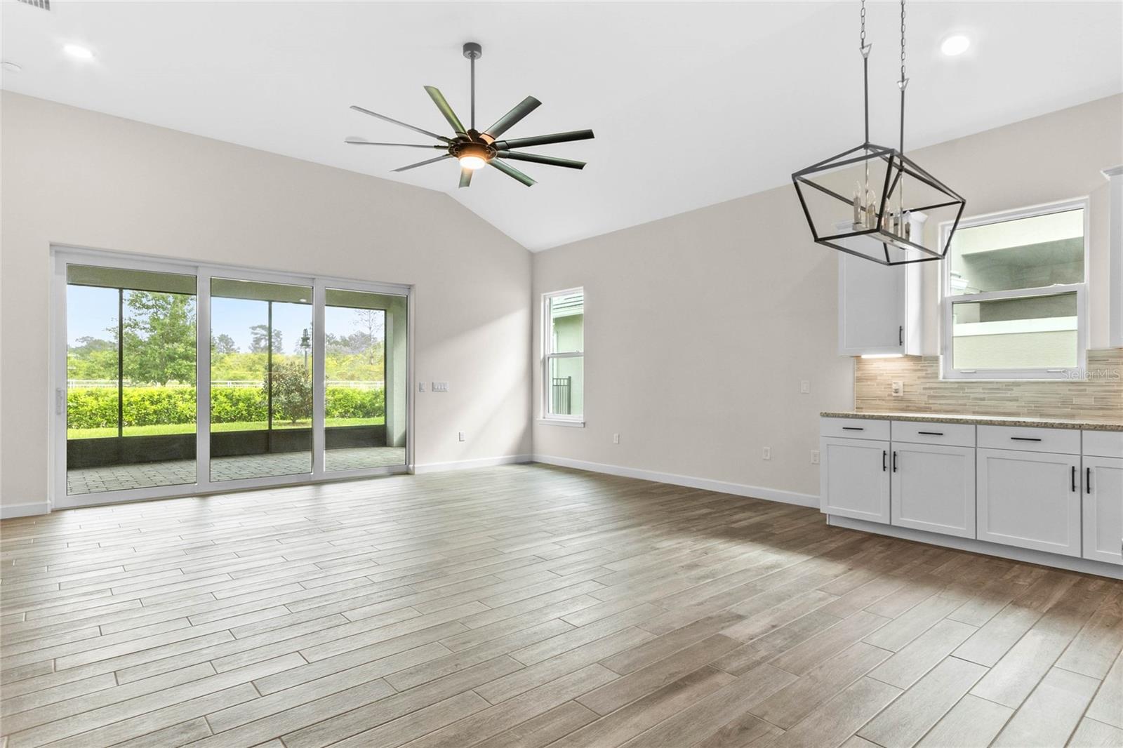120 HAMPTON LOOP