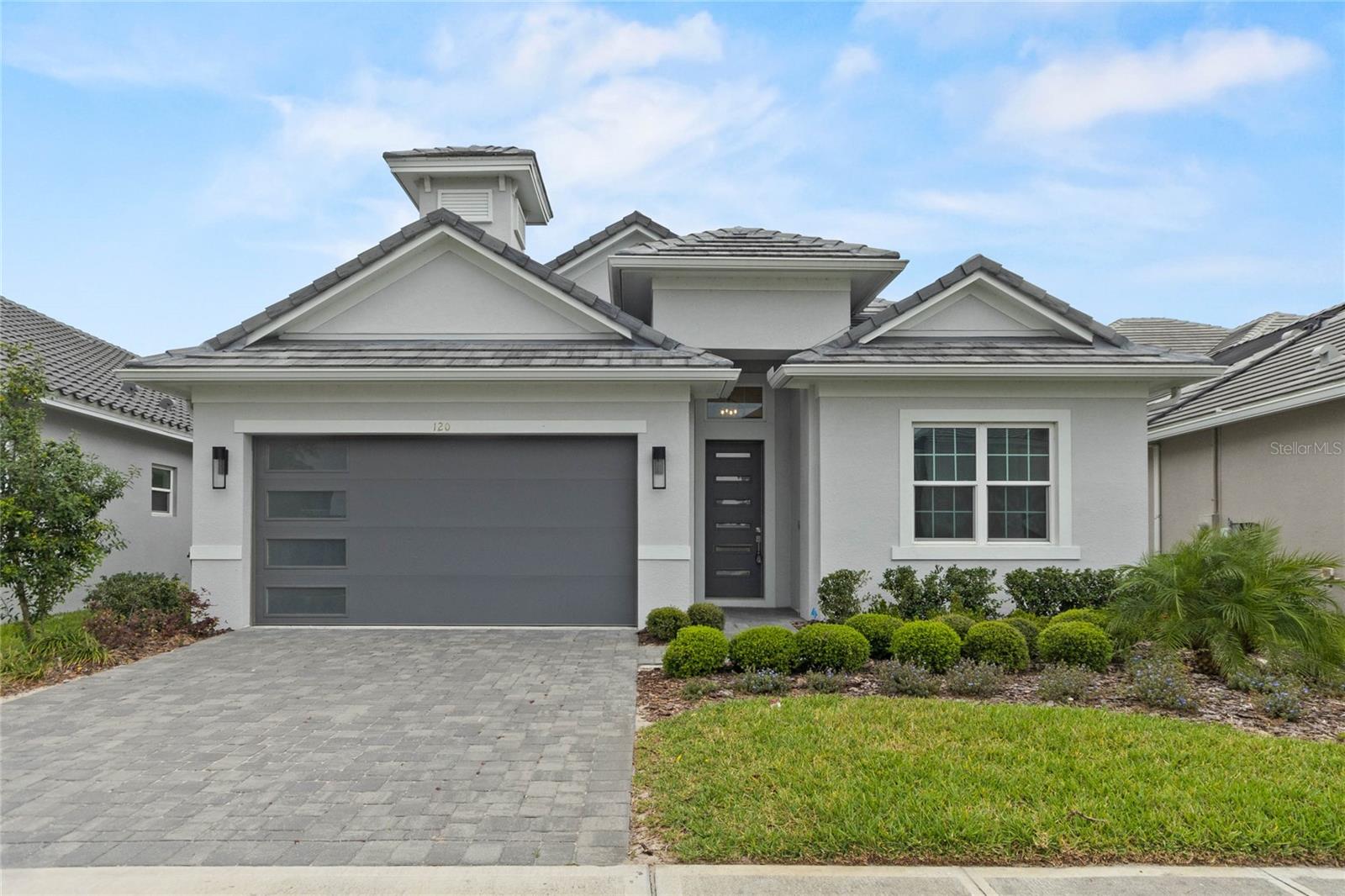 120 HAMPTON LOOP