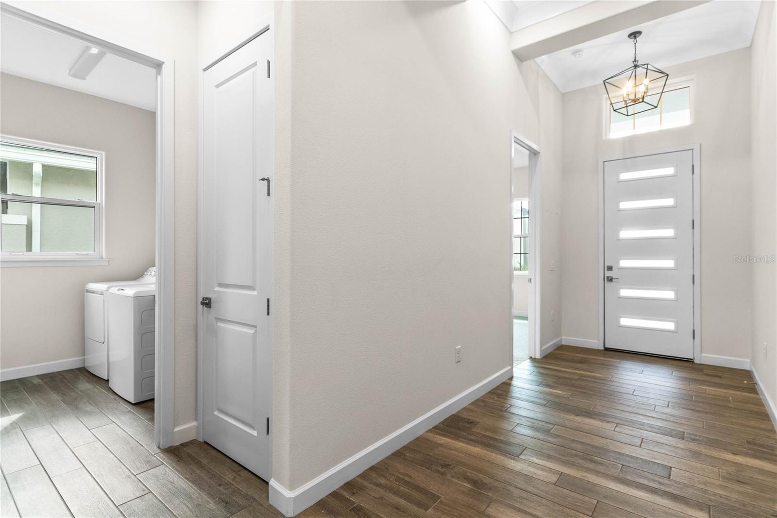 120 HAMPTON LOOP
