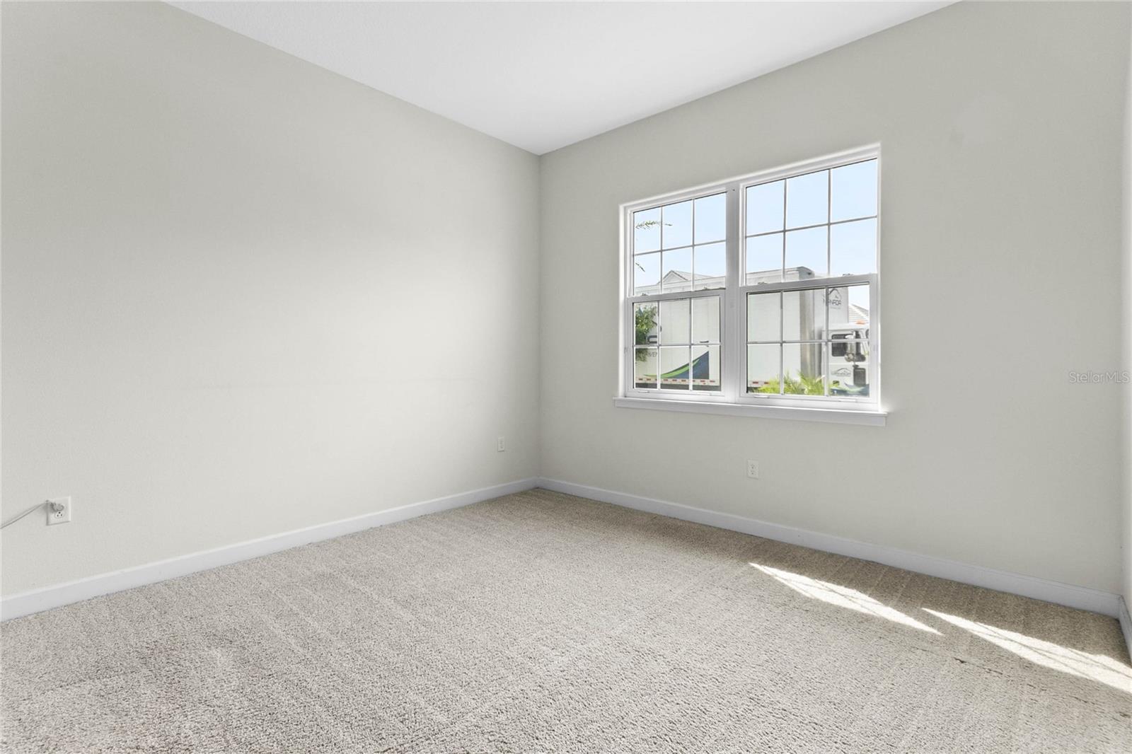 120 HAMPTON LOOP