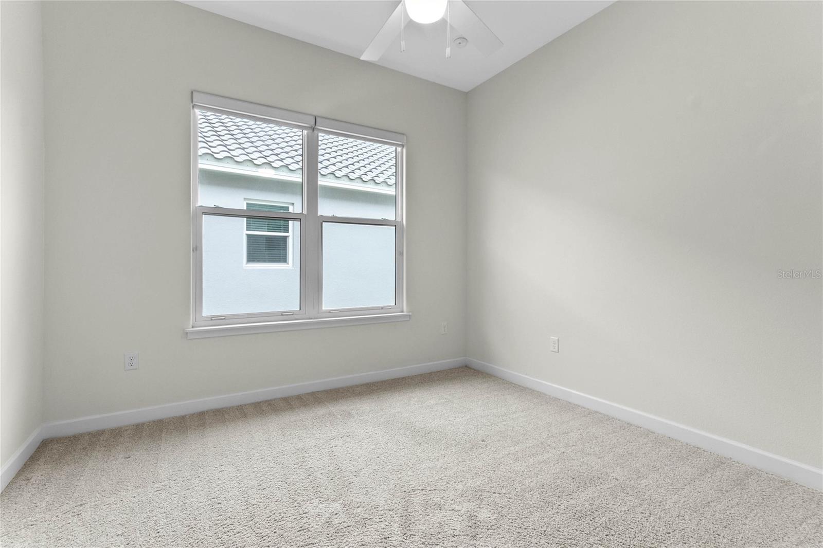 120 HAMPTON LOOP