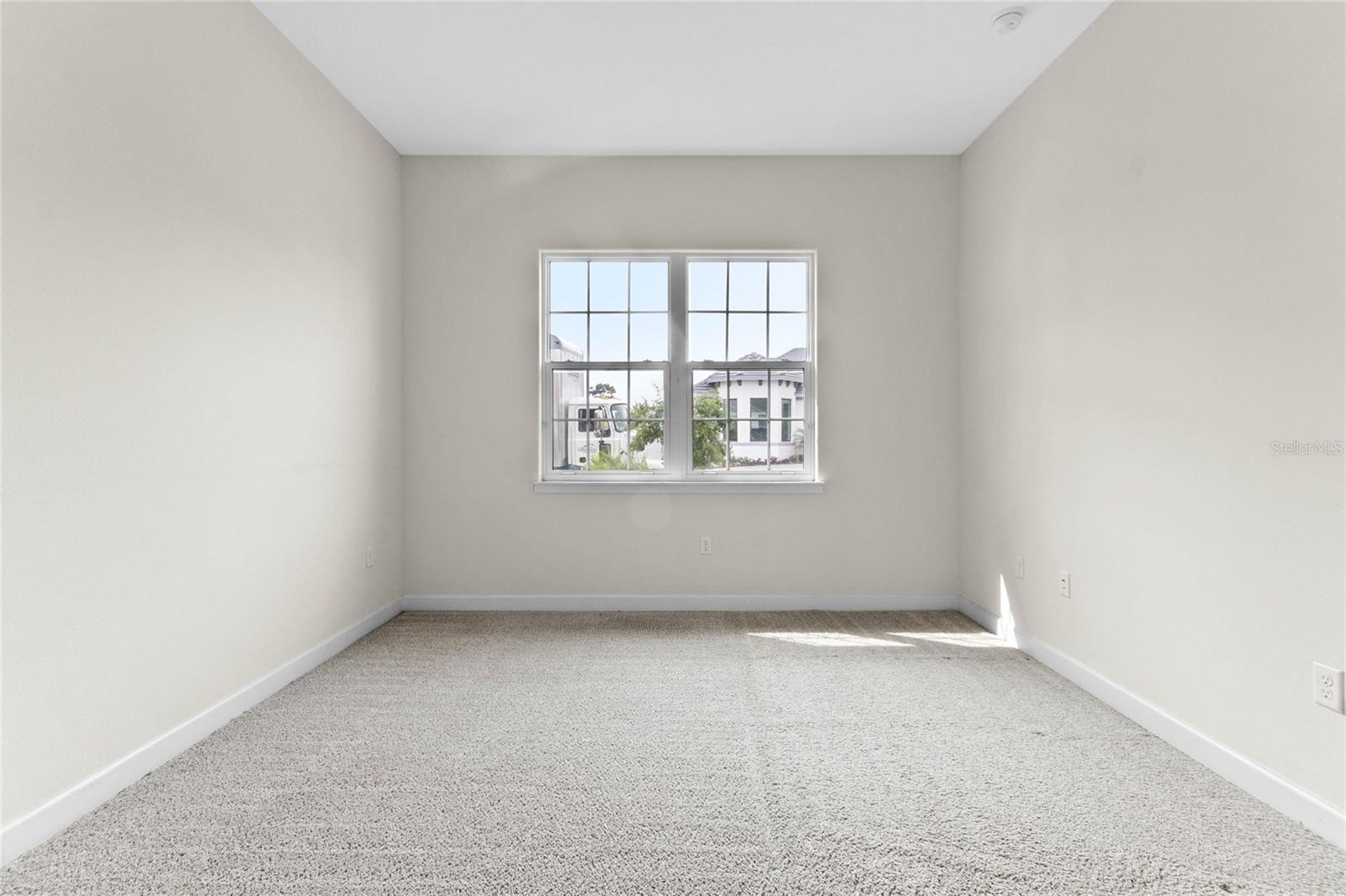 120 HAMPTON LOOP