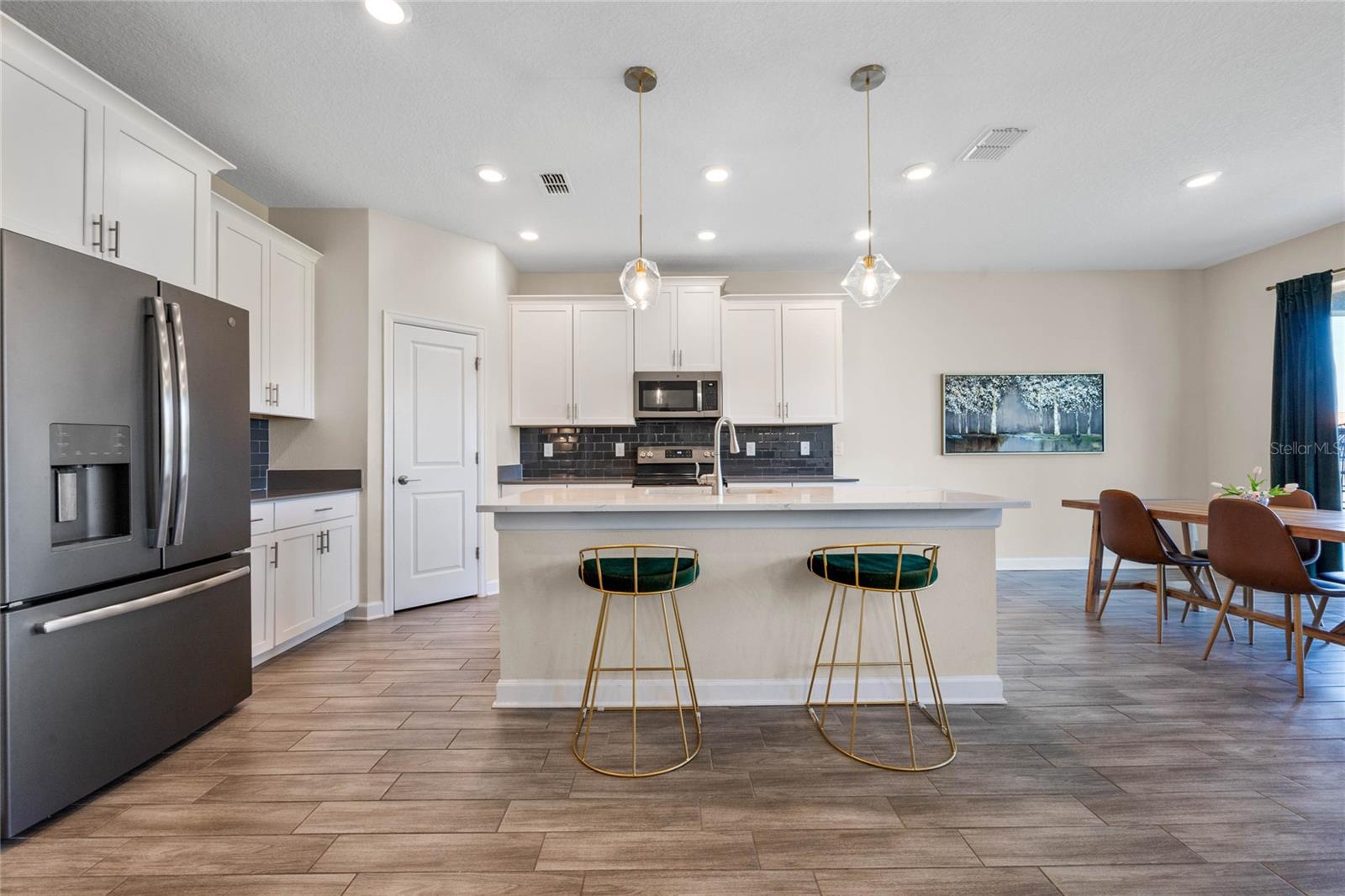 2119 CAMDEN LOOP