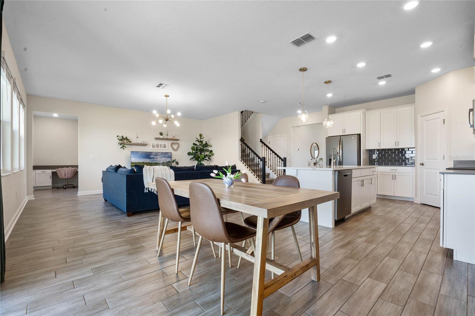 2119 CAMDEN LOOP