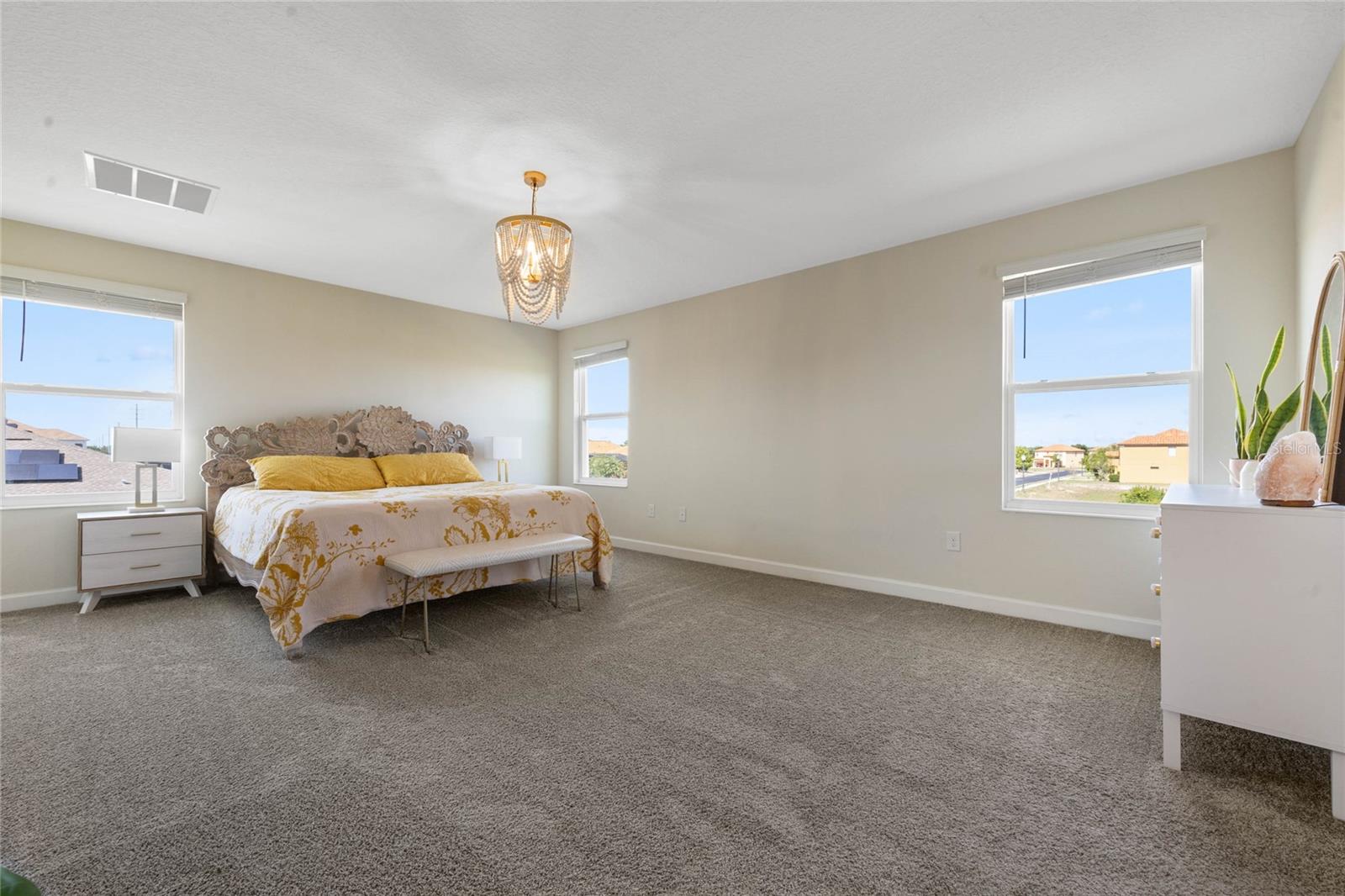 2119 CAMDEN LOOP