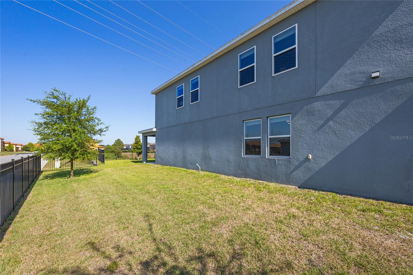 2119 CAMDEN LOOP