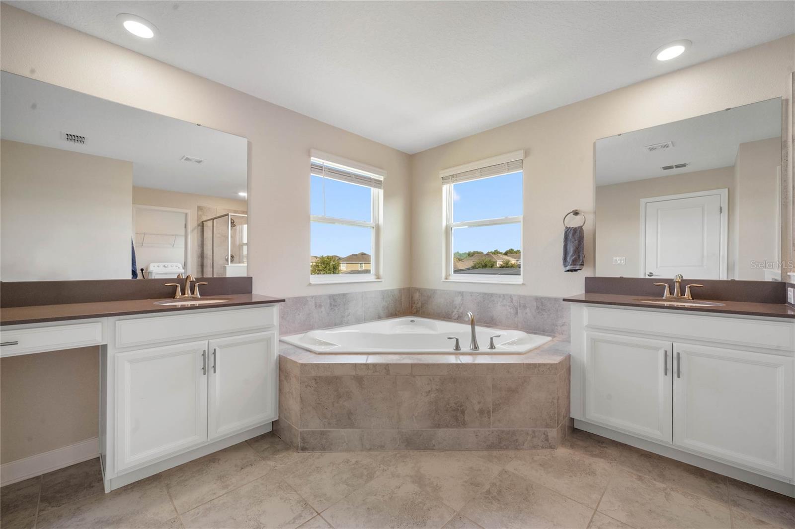 2119 CAMDEN LOOP