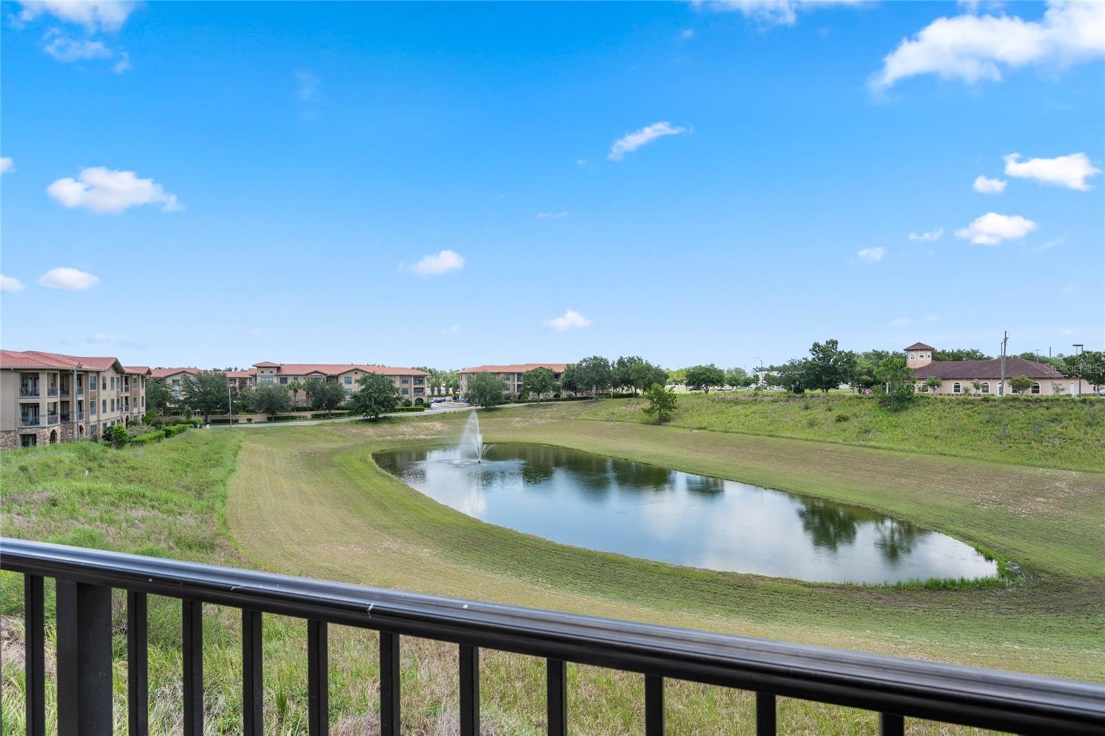 841 RETREAT BLVD #201