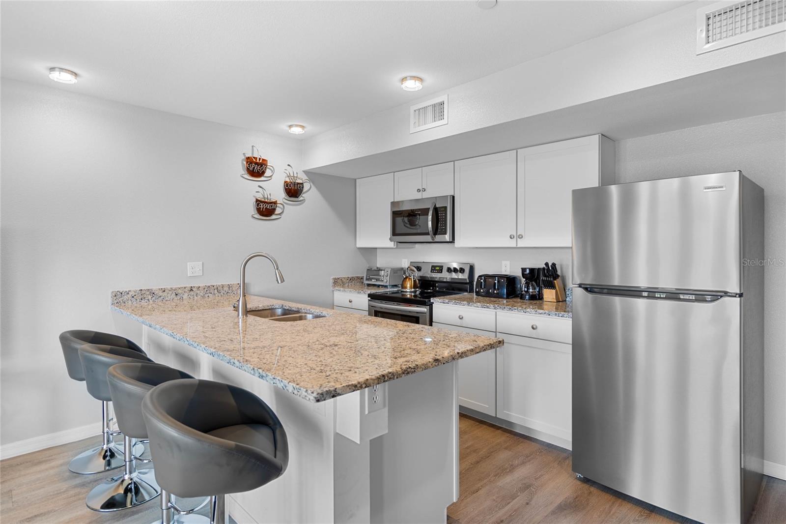 841 RETREAT BLVD #201